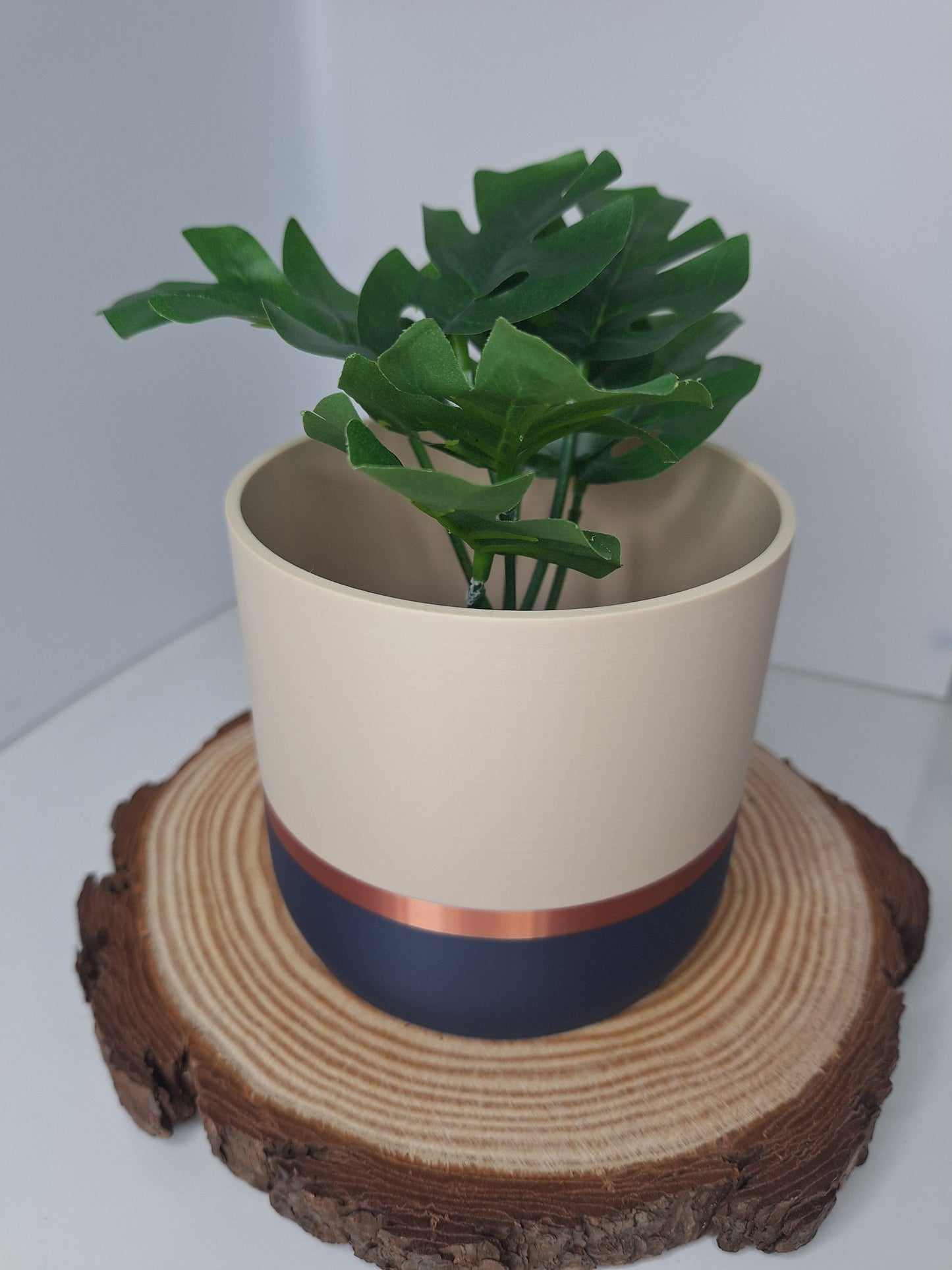 Tuscany plant pot