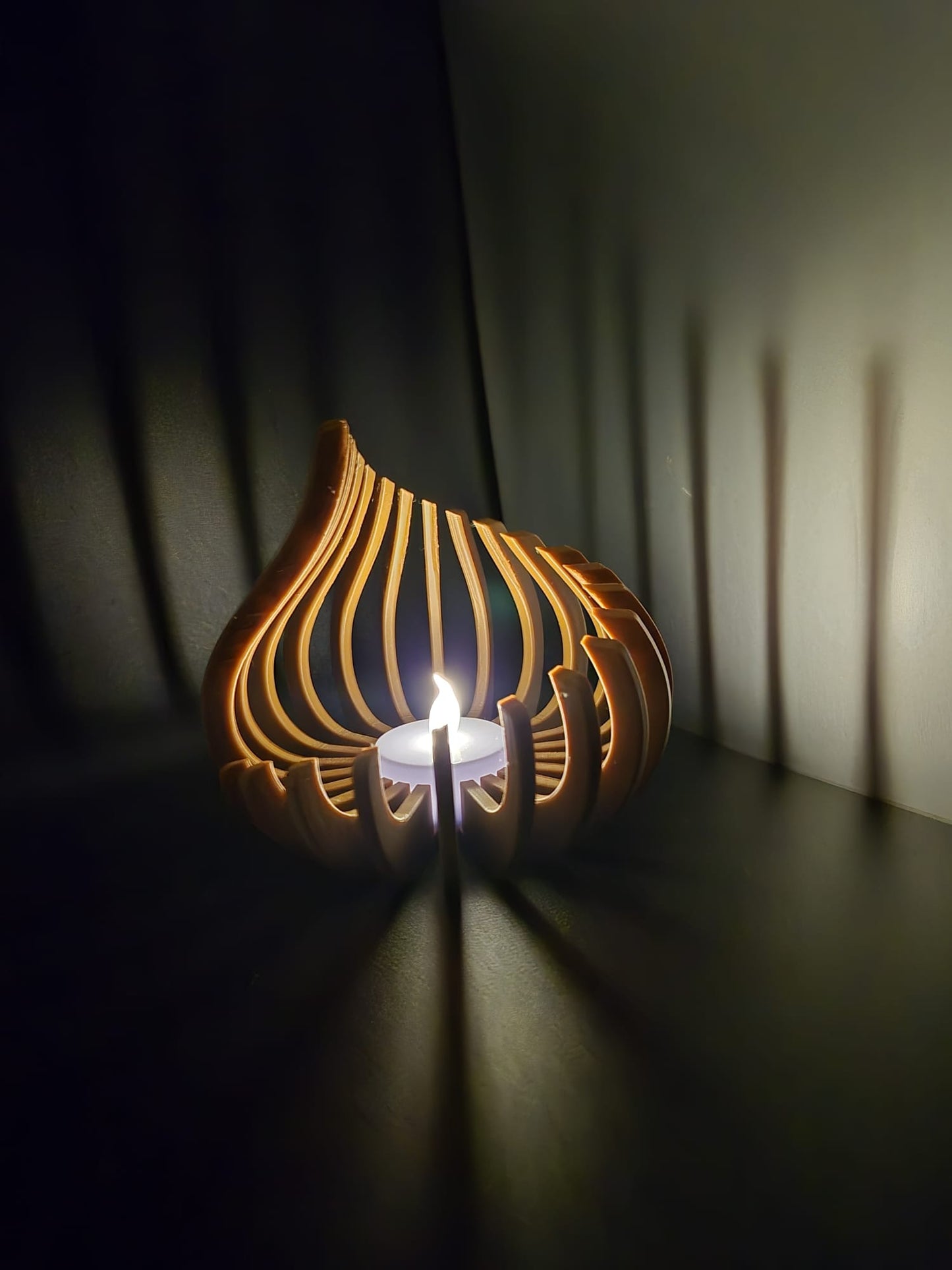 3d printed flame tea light holder, curved holder, housewarming gift